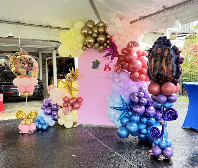 protecting balloon decor during an outdoor event