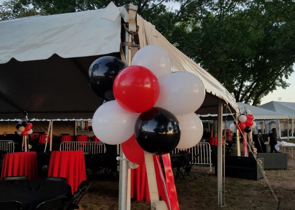 summer outdoor events balloon decor ideas