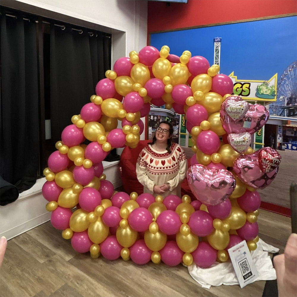 Valentine balloon photo frame for toms river party
